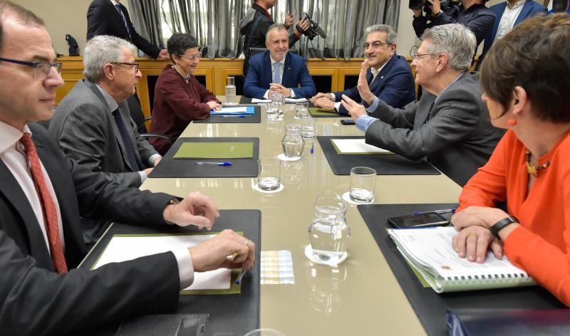 25-01-2020 LAS PALMAS DE GRAN CANARIA. Angel Víctor Torres, presidente de Canarias, recibe a la ministra de Asuntos Exteriores, Unión Europea y Cooperación, Aránzazu González Kaya  | 25/01/2020 | Fotógrafo: Andrés Cruz