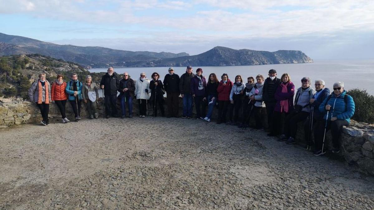 Visita jonquerenca a punta Falconera