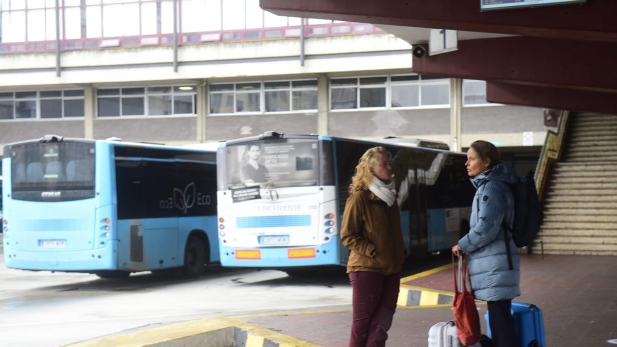Huelga del transporte interurbano: otro día con los buses parados en la estación de A Coruña