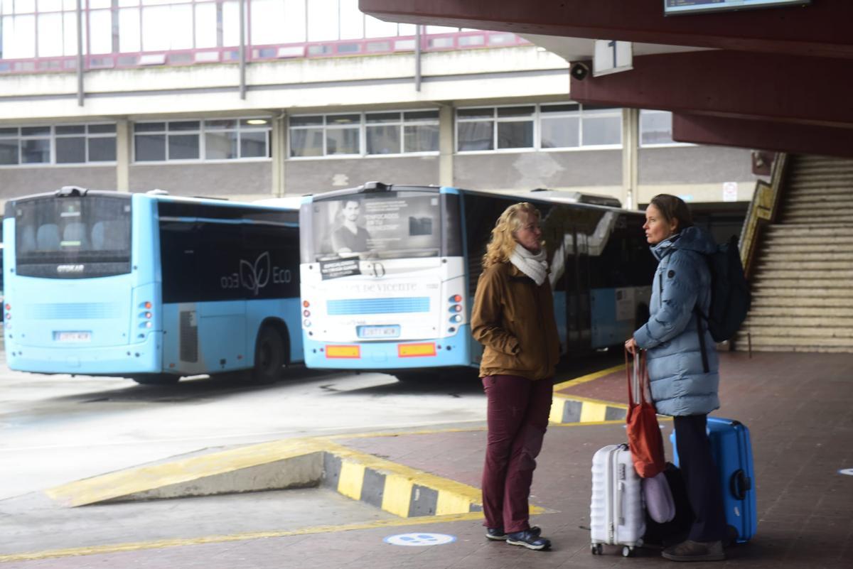 Huelga del transporte interurbano: otro día con los buses parados en la estación de A Coruña