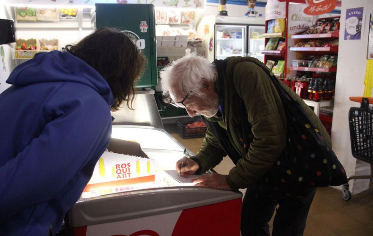 "Cerrar la tienda de un pueblo es el acabose"