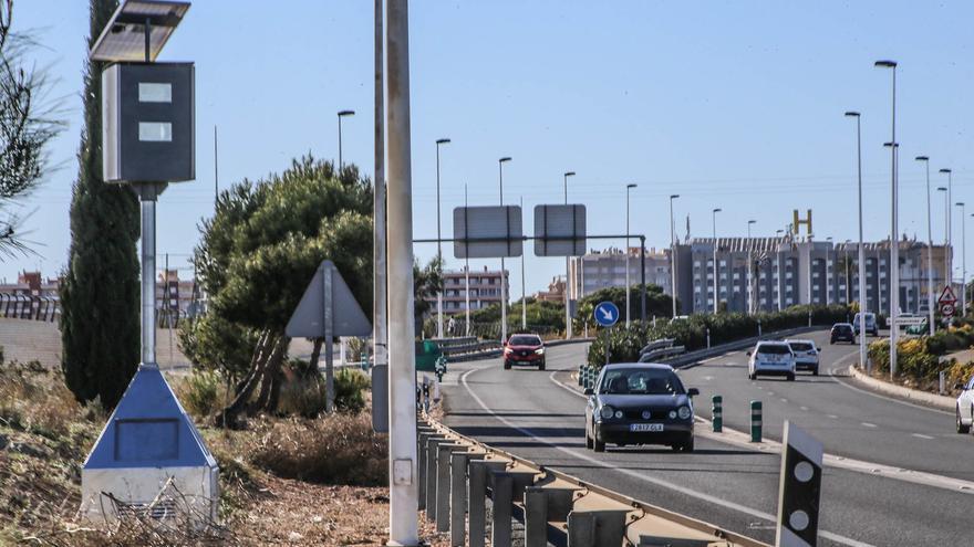 La nueva técnica para burlar los radares de velocidad en carreteras que trae de cabeza a la DGT