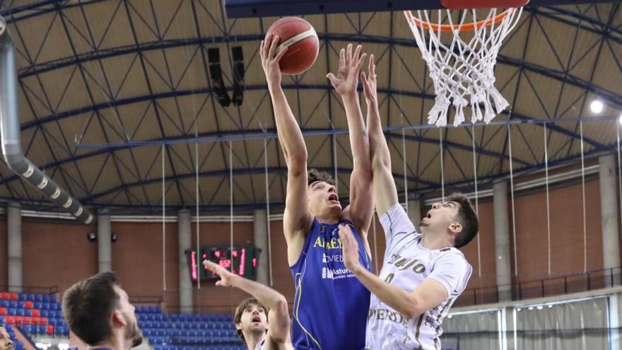 Asi fue la victoria del Oviedo Baloncesto en la cancha del Clavijo: El Alimerka tiene un Lobaco