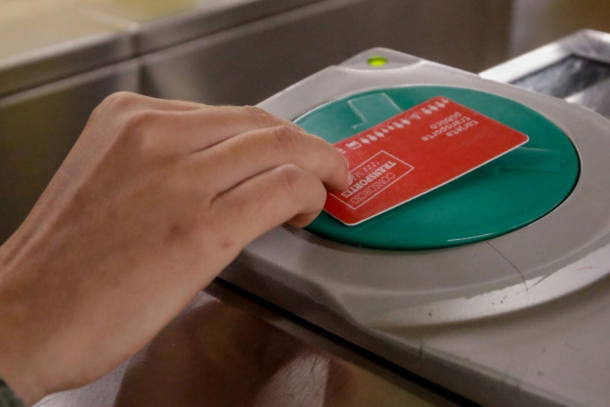 En la Comunidad de Madrid, los trabajadores emplean cerca de 15 horas al mes en ir y volver del trabajo.