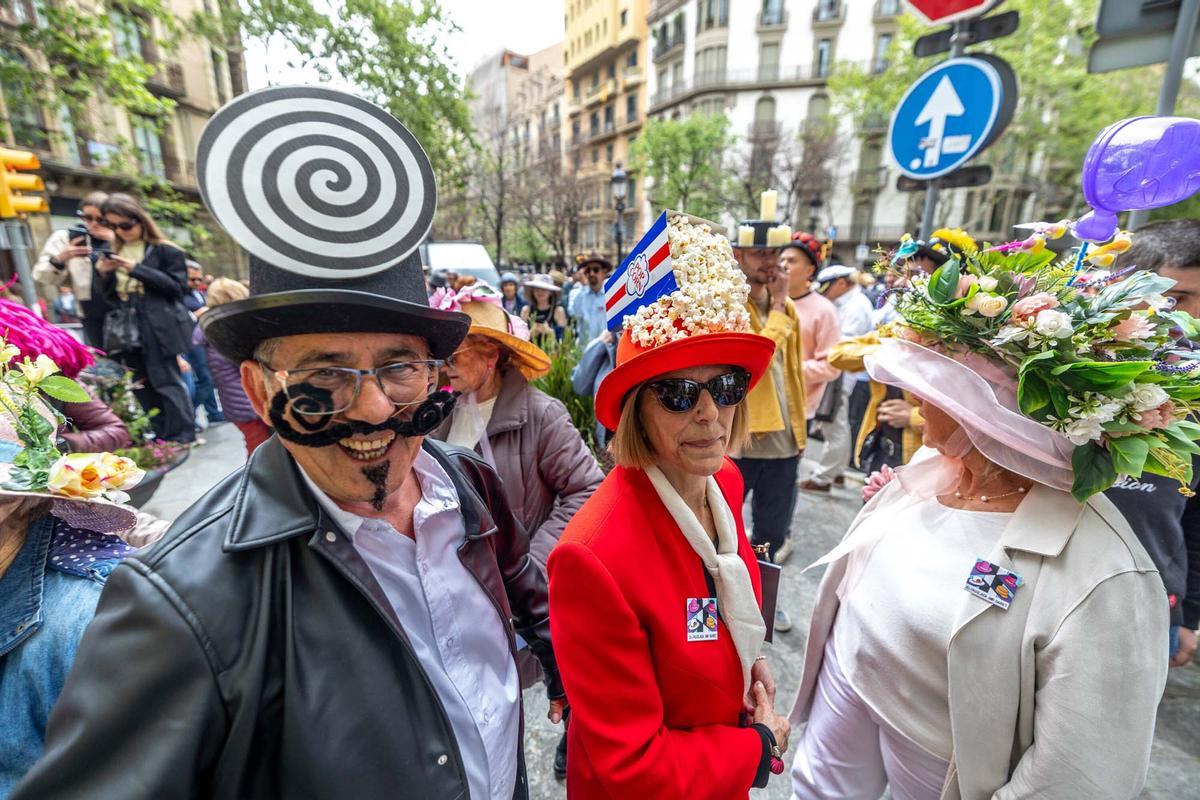 Nueva edición del Paseo con Sombrero por Barcelona