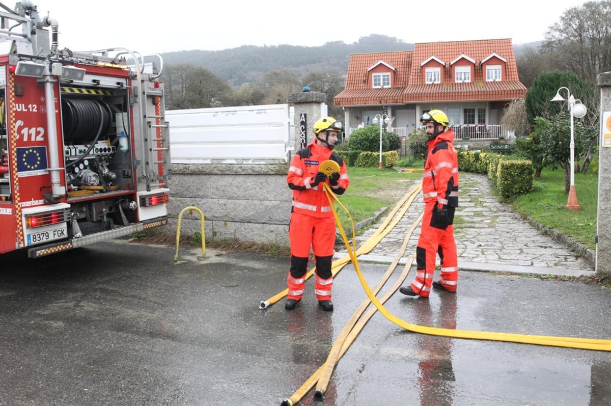 Los Bombeiros do Morrazo, en el fin de semana del 7 y 8 de enero de 2023, tras actuar en una vivienda de Portomaior.