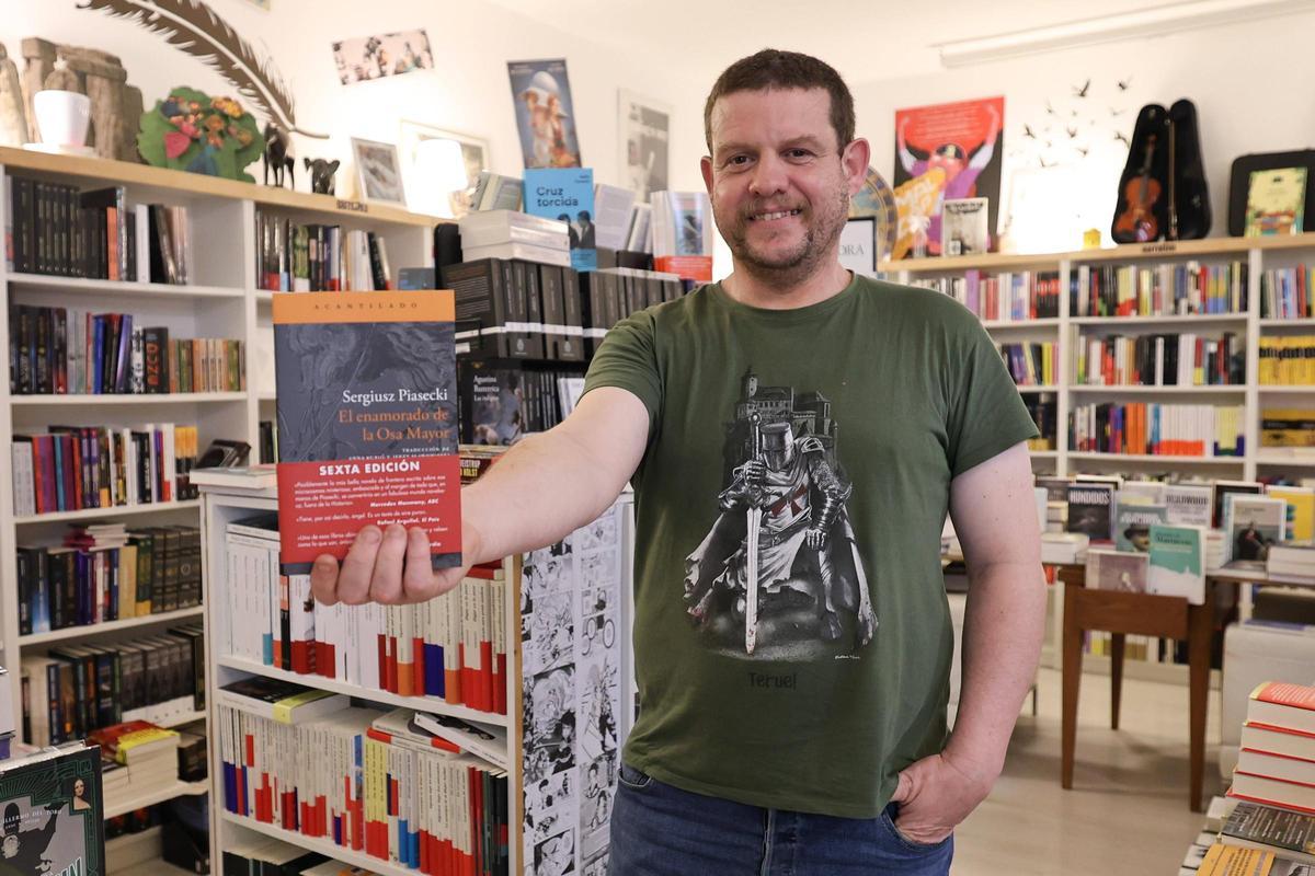 Todas las imágenes de los preparativos, recomendaciones y expectativas para el Día del Libro en Ibiza