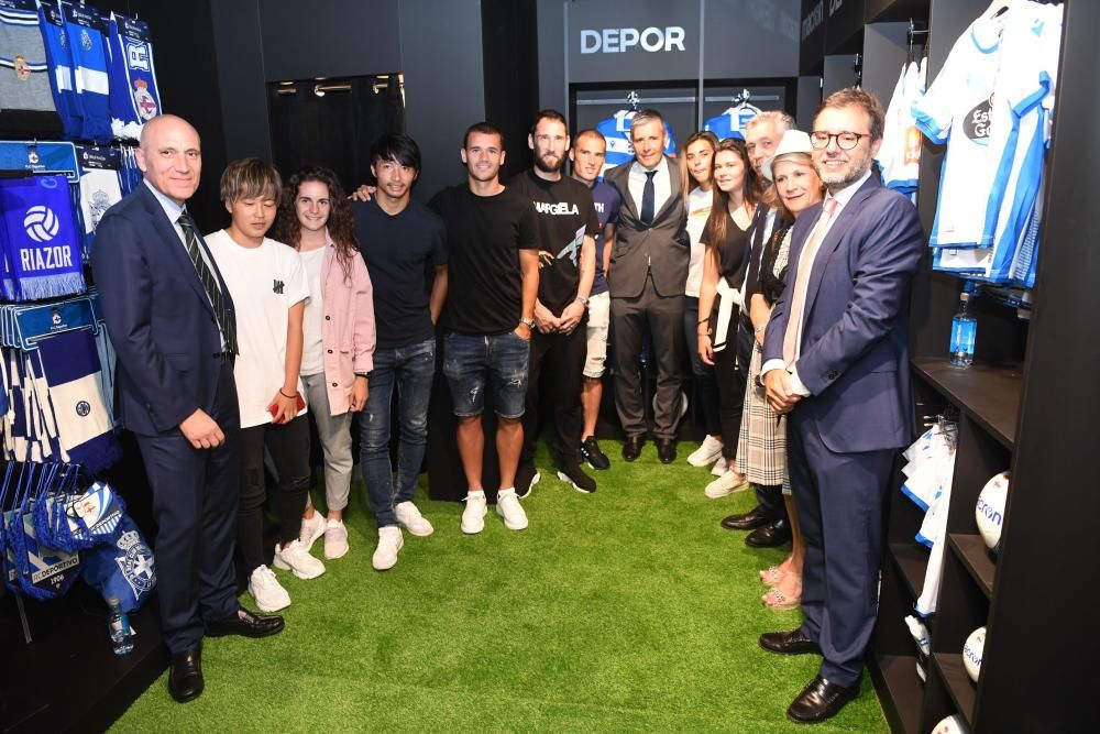 Inauguración de la nueva Deportienda en la calle Real