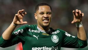 Vitor Roque, más Tigrinho que nunca