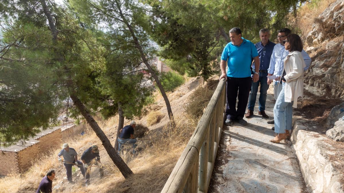 Los ediles Mónica Sánchez y José Antonio García, durante la visita a las actuaciones