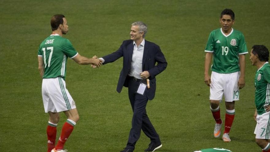 José Mourinho hace de las suyas en un partido benéfico