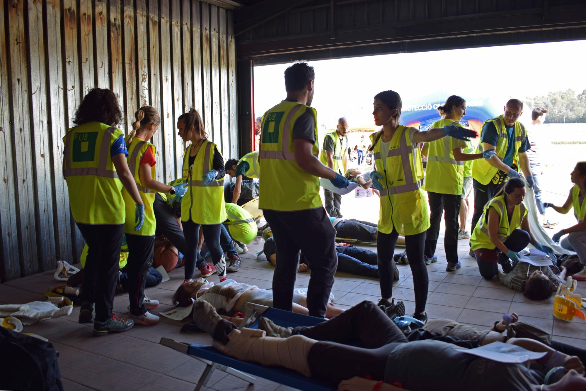 UManresa recrea l’accident d’un globus aerostàtic en un simulacre que mobilitza més de 100 persones