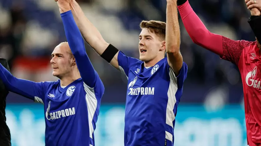 El fútbol contra Rusia: El Schalke 04 rompe con su patrocinador