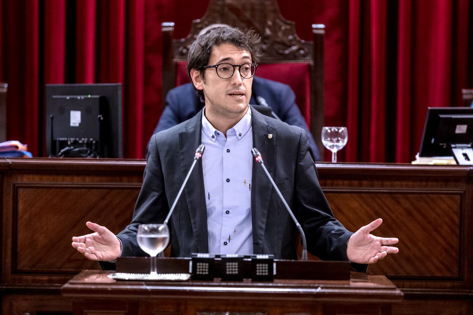 Debate de la Ley Turística en el Parlament