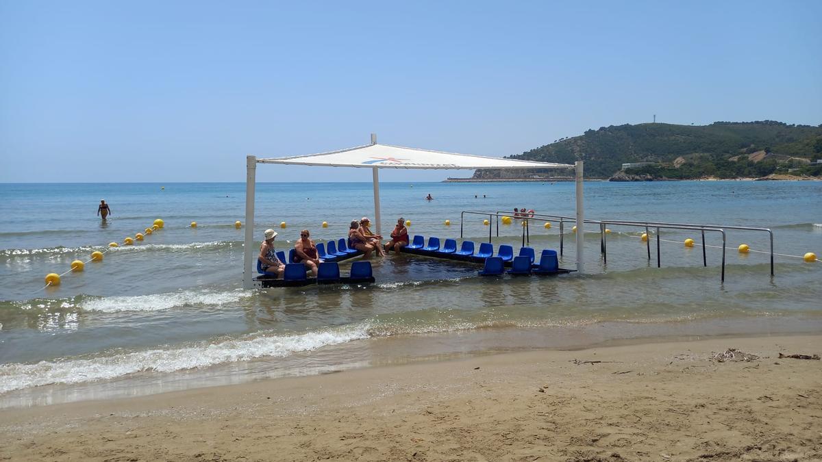 Costas sí ha autorizado instalar esta zona de baño, promovida por Turisme Comunitat Valenciana, en la playa de la Concha.