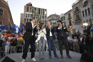 El mitin con Feijóo y López Miras en la Plaza de la Catedral de Murcia, en imágenes