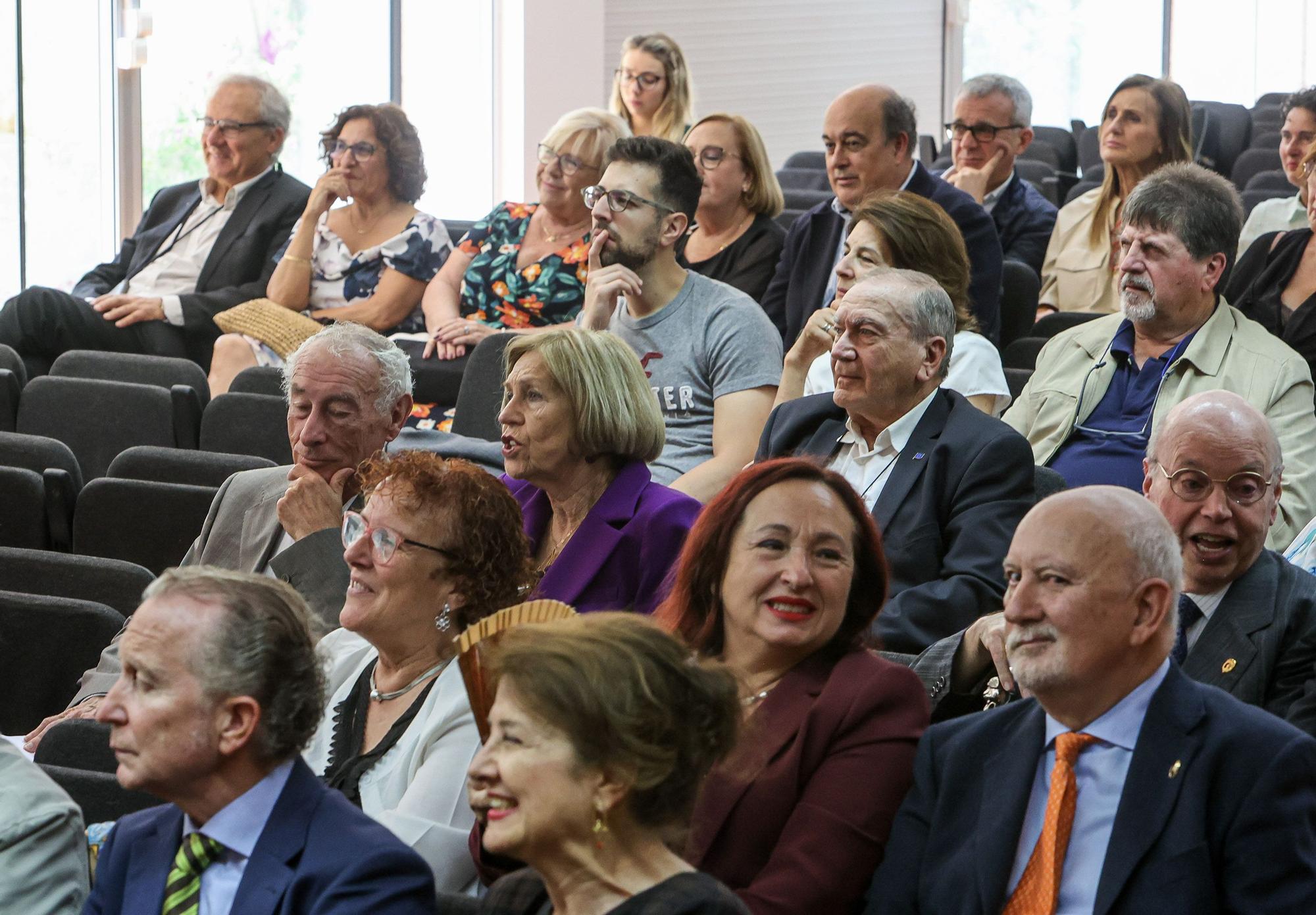 El Colegio de Docentes y Licenciados conmemora sus 80 años en Alicante