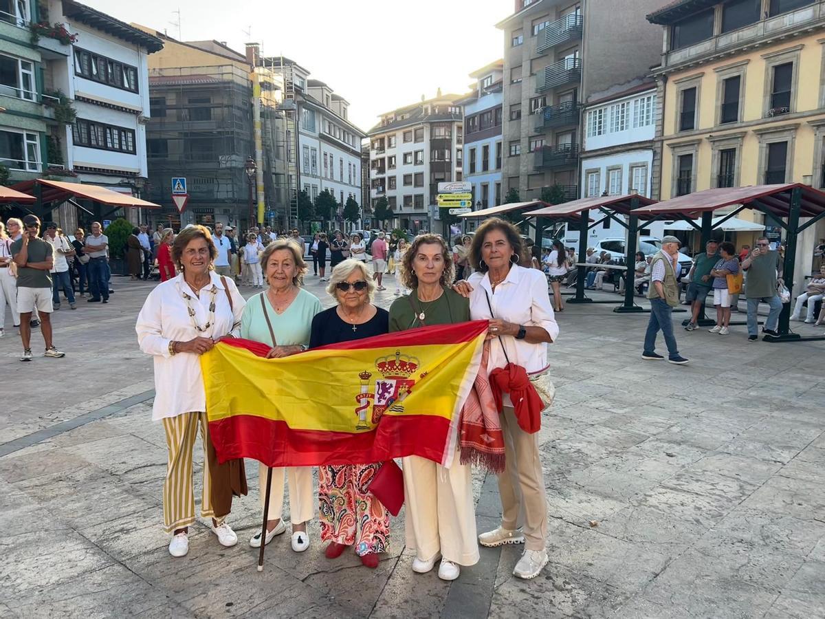 EN IMÁGENES: Concentración en Villaviciosa en apoyo de Ceuta EN IMÁGENES: Concentración en Villaviciosa en apoyo de Ceuta