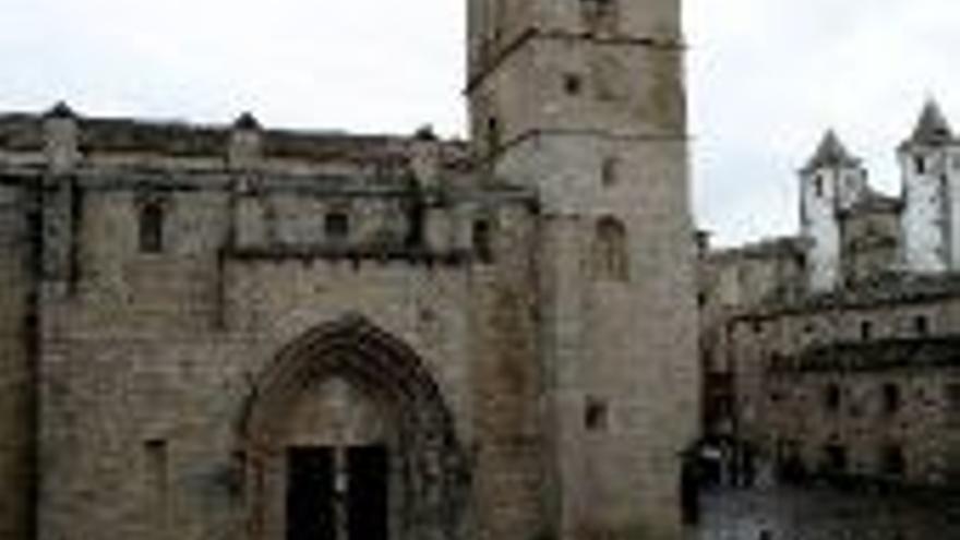 El mal de la piedra amenaza varias zonas de la concatedral cacereña