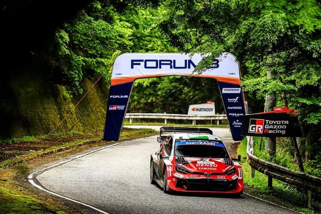 Elfyn Evans en el Rally de Japón