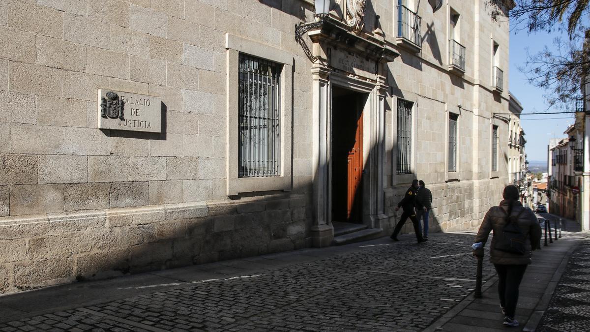 Tribunal Superior de Justicia de Extremadura en Cáceres.