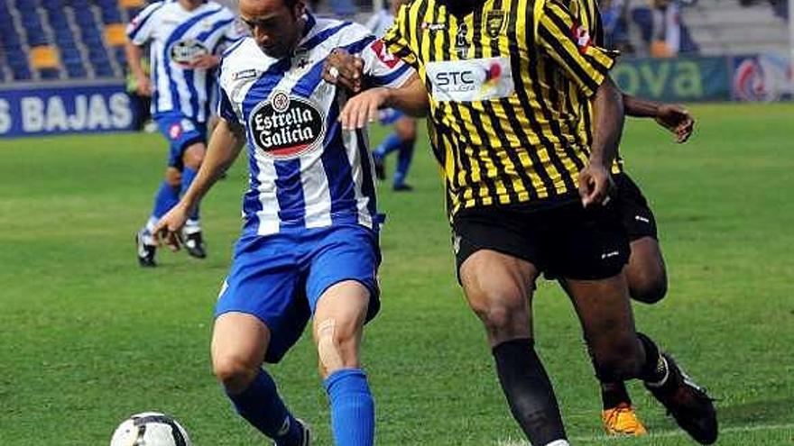 Pablo Álvarez, en un amistoso de verano contra el Al Ittihad. / r. vázquez