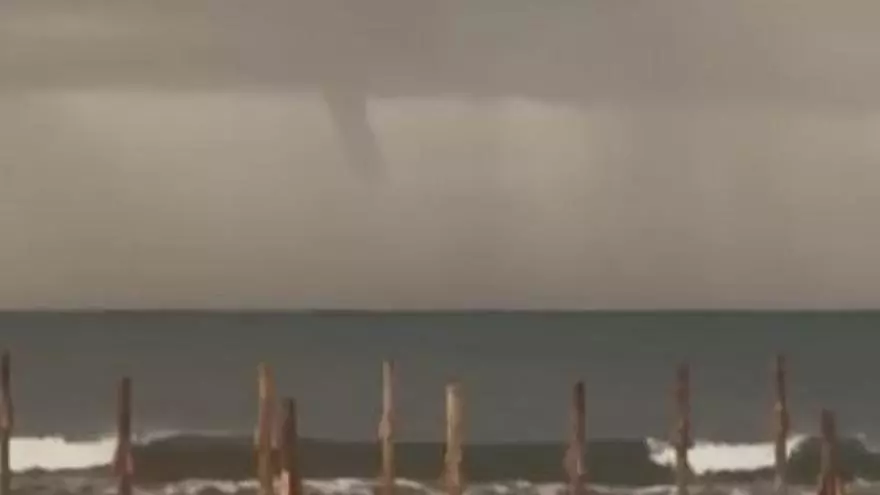 Espectacular ‘cap de fibló’ en la bahía de Palma