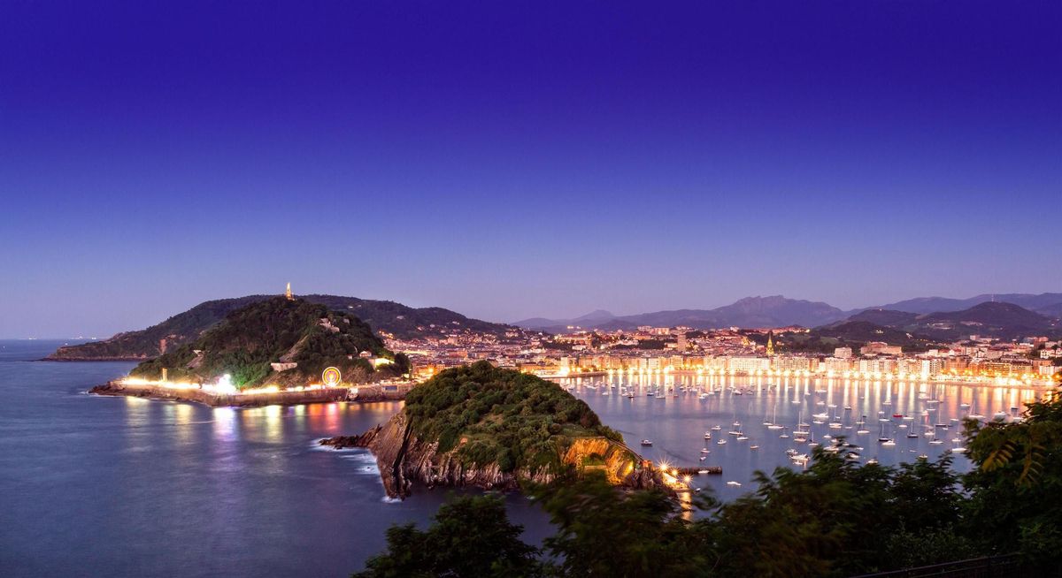 san-sebastian-noche.jpg