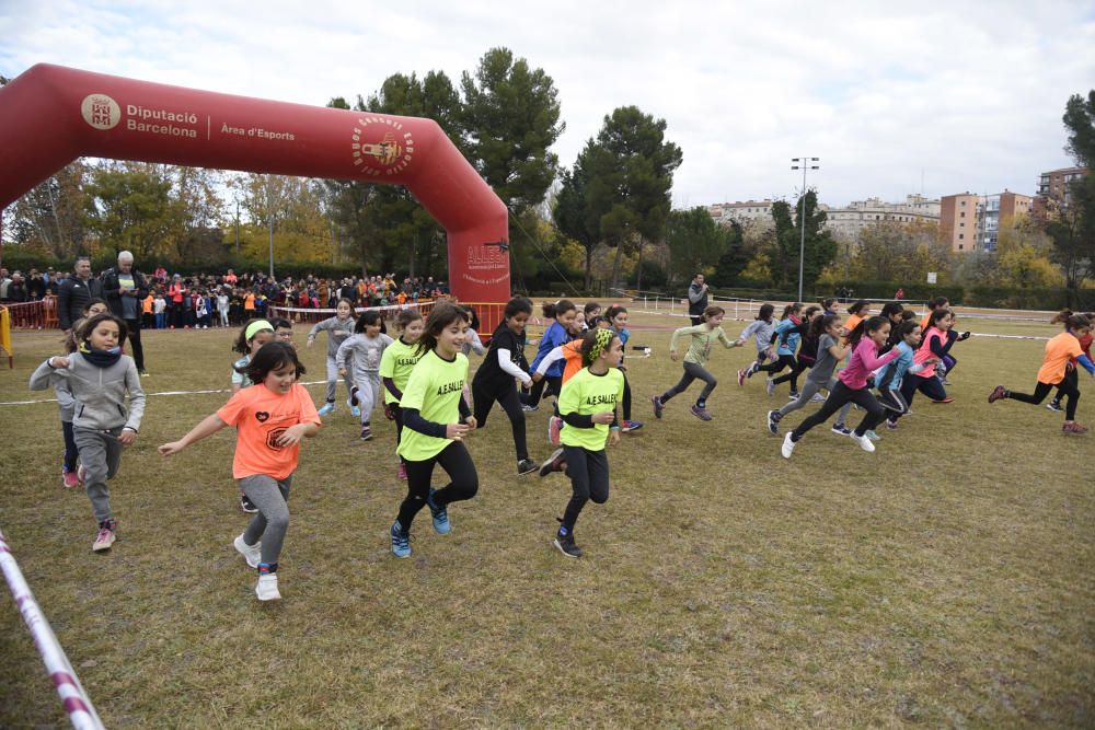 Uns 800 escolars donen relleu un any més al Cros de Manresa al Congost