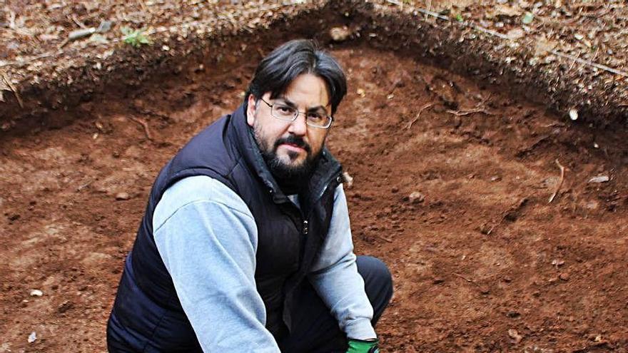 El arqueólogo David Abella, en una excavación.