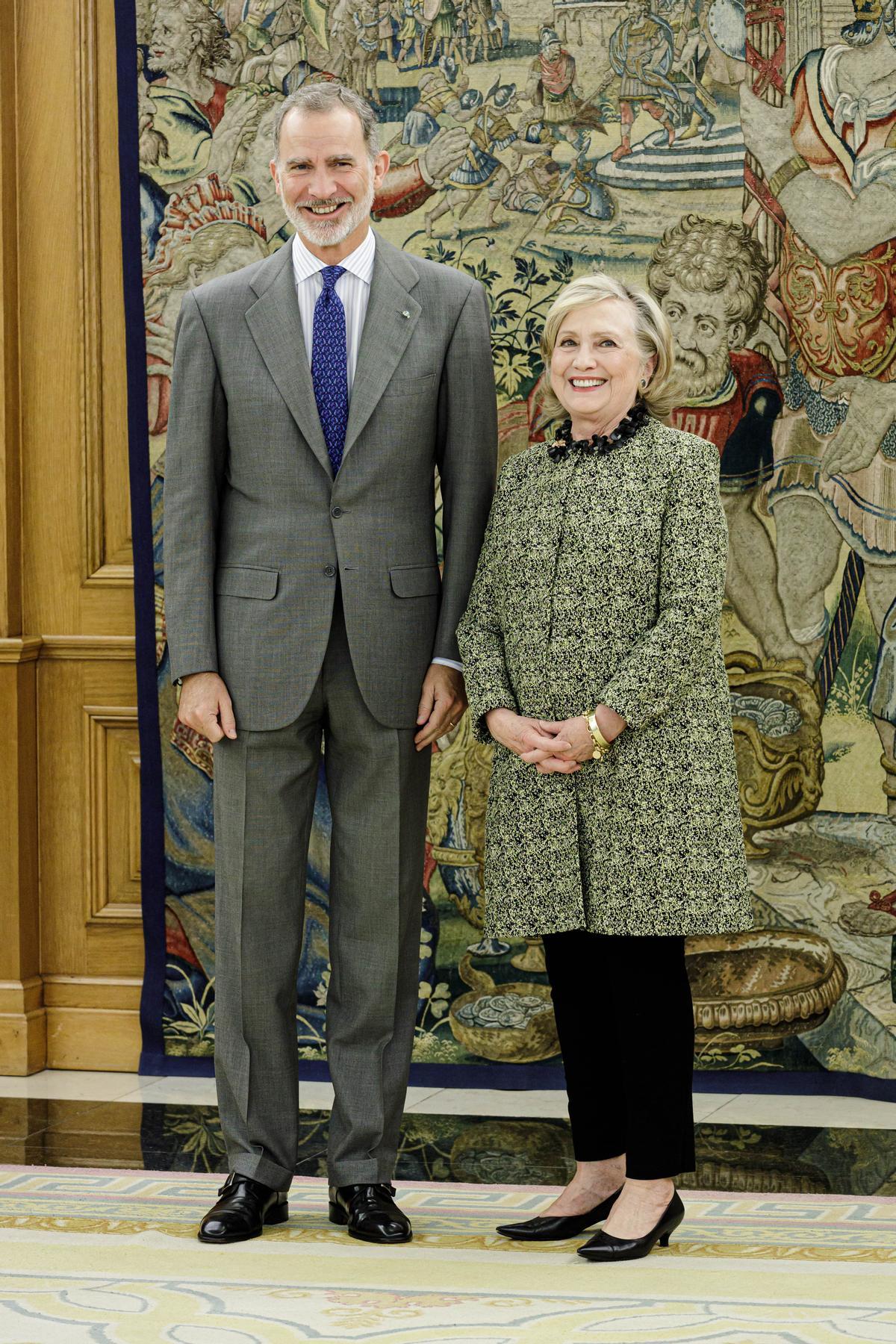 Felipe VI se reúne con Hillary Clinton en la Zarzuela