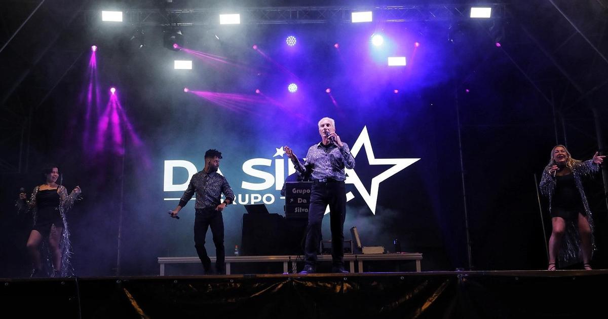 Actuación del grupo "Da Silva" en Oviedo.