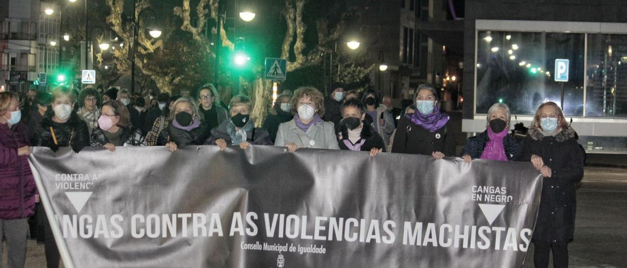 Manifestación por  el 25-N el año pasado en Cangas.