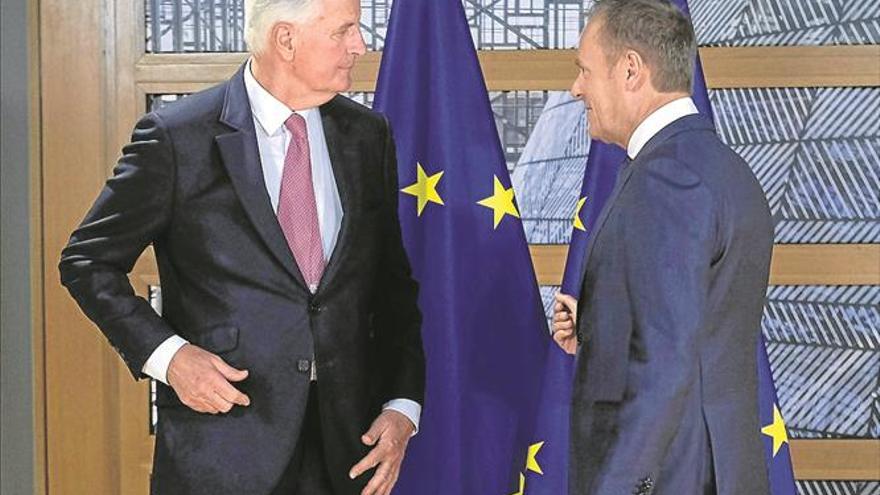 La UE se resigna al bloqueo del ‘brexit’ ante la obstinación de May