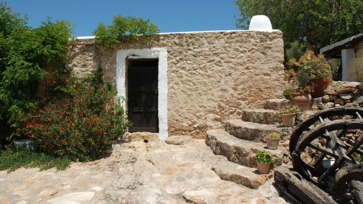 Diversas partes del ‘palacio payés’ de Sant Carles.