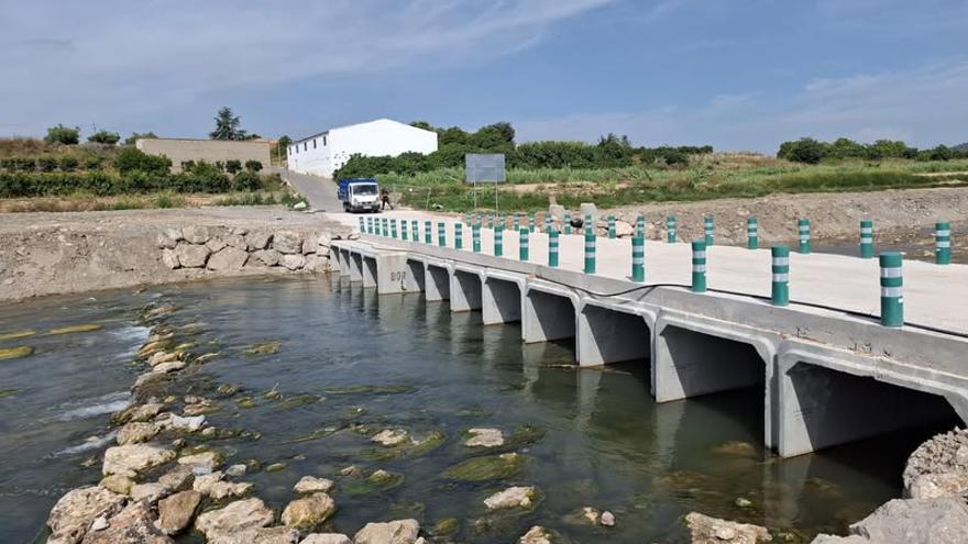 Real y Montserrat reabren el paso arrasado por el Magro y Carlet la ronda tras reparar el colector