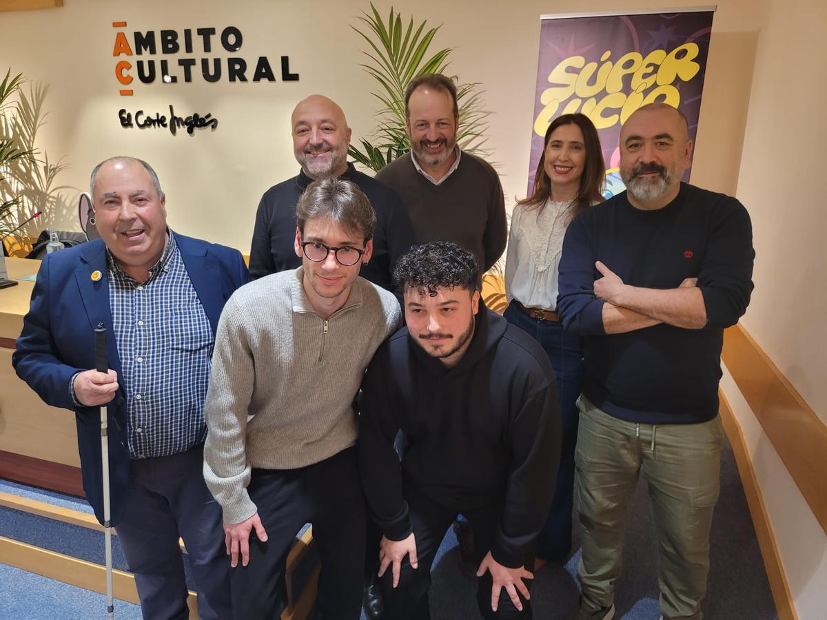 Participantes en la presentación.