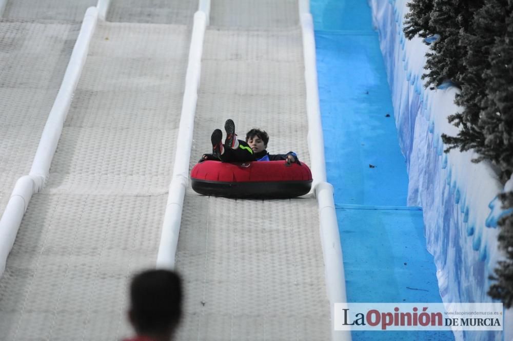 ¡Ya es Navidad en Murcia! Con pista de hielo inclu