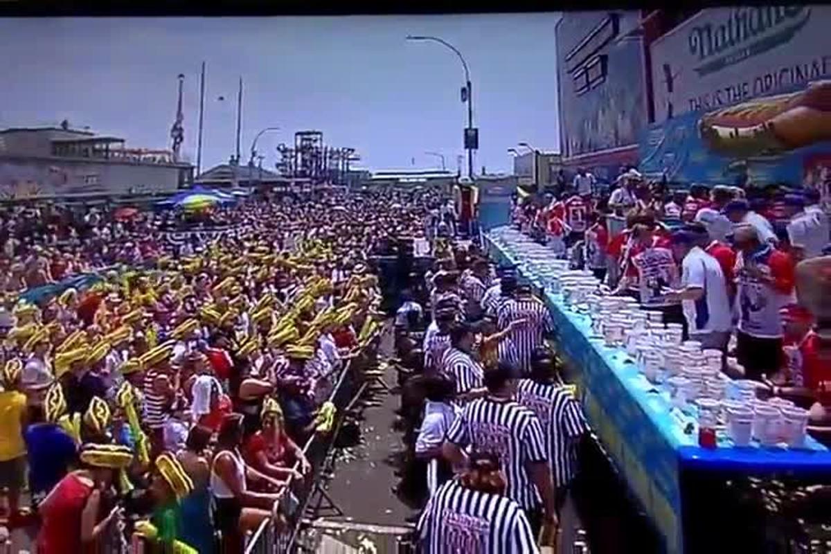 joey-chestnut-speaks-after-winning-nathans-hotdog-eating-contest-11title-2018