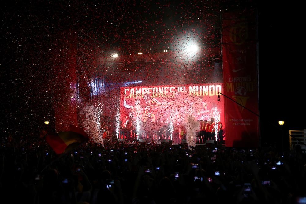 La selección celebra el título mundial en Madrid.