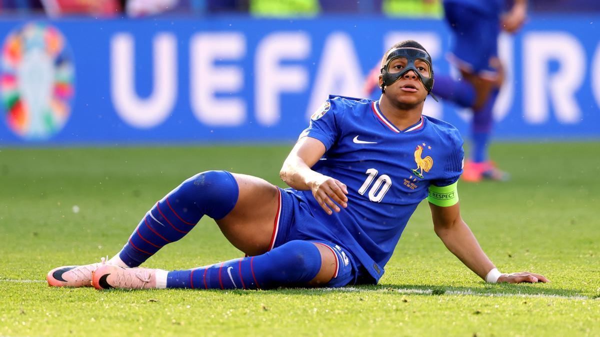 El jugador francés Kylian Mbappé durante el partido entre Francia y Polonia.