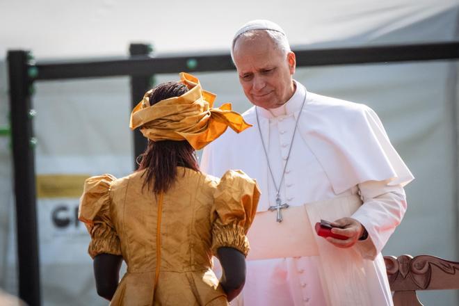 Visita del papa León XIV al centro de acogida Las Raíces: Un amor que no sabe de fronteras
