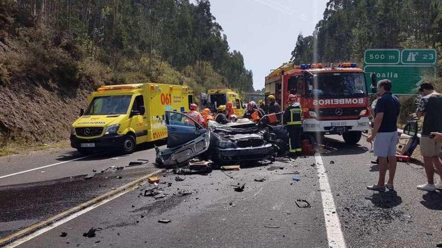 Tres personas evacuadas tras un accidente en O Salnés