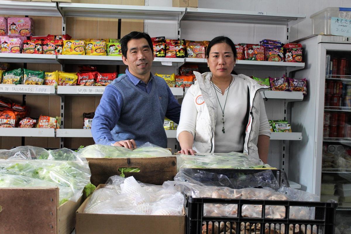 Zhao i Chun Fang al negoci de la carretera de Vic