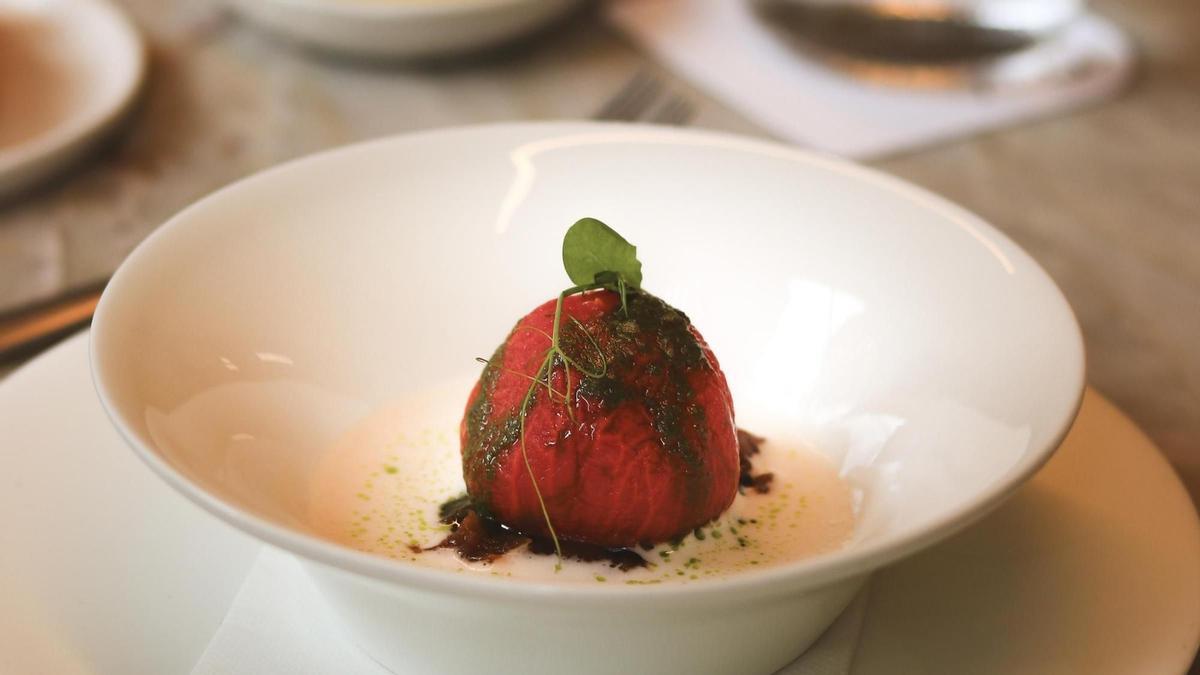 La ensalada de tomate semiasado de VelascoAbellà.
