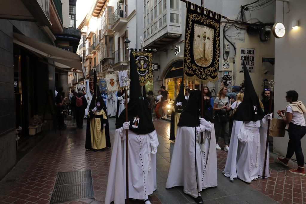 FOTOS | Semana Santa en Palma: procesión de los Estandartes