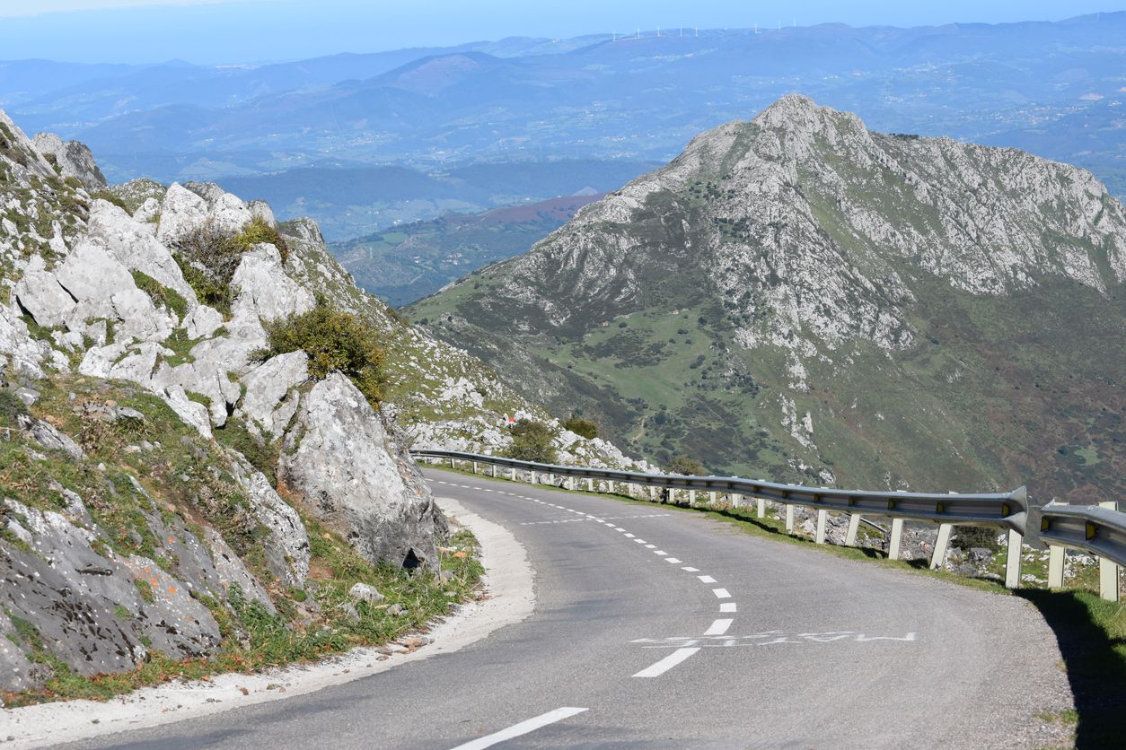 Vista de Angliru en Asturias, España