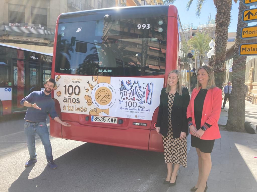 Campaña del centenario del Mercado Central en los autobuses