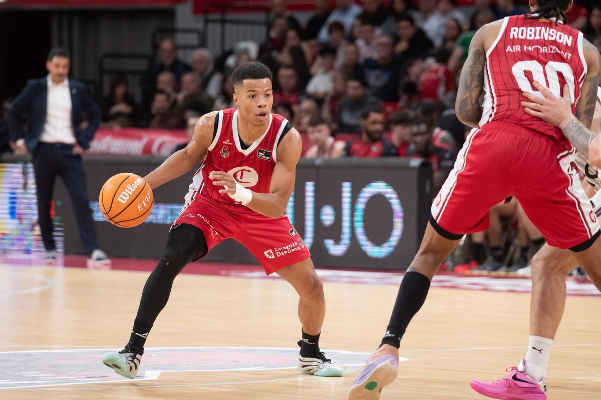 Bell-Haynes trata de avanzar aprovechando un bloqueo de Robinson