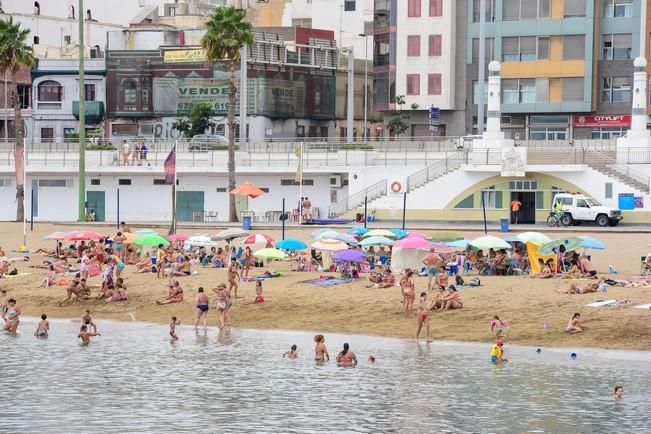 Dia del Pino en la Playa de Las Alcaravaneras